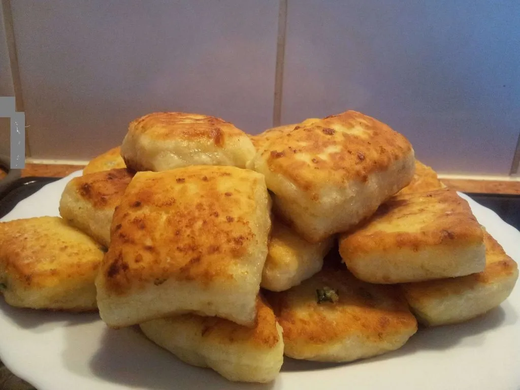 Лепёшка с зеленым луком на кефире