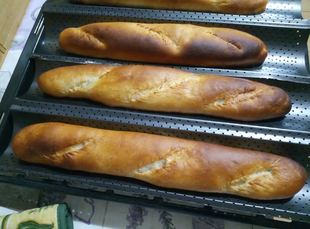 Багет французский на закваске ( настоящий)