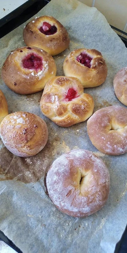 Булочки со сгущенным молоком и тмином