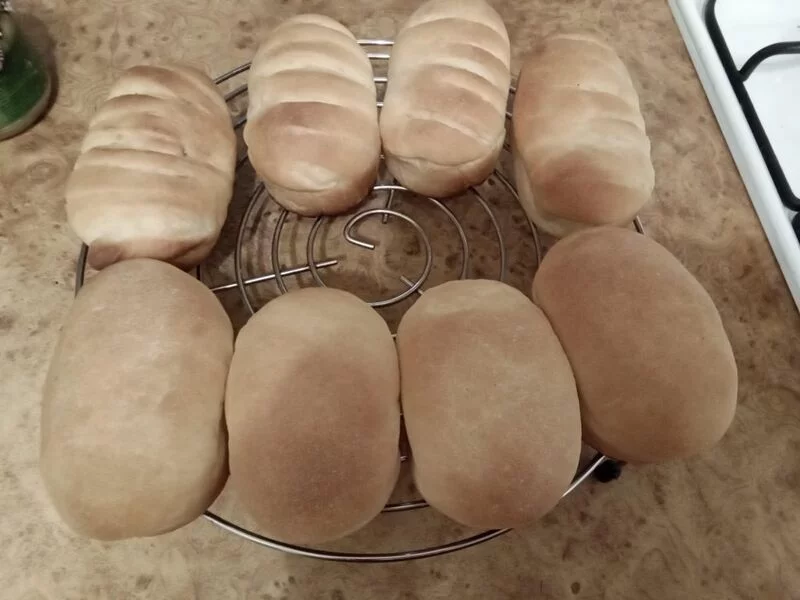 Пшеничные хлебные булочки на кефире