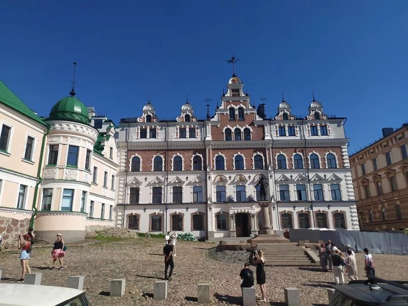 Путешествуйте по России!