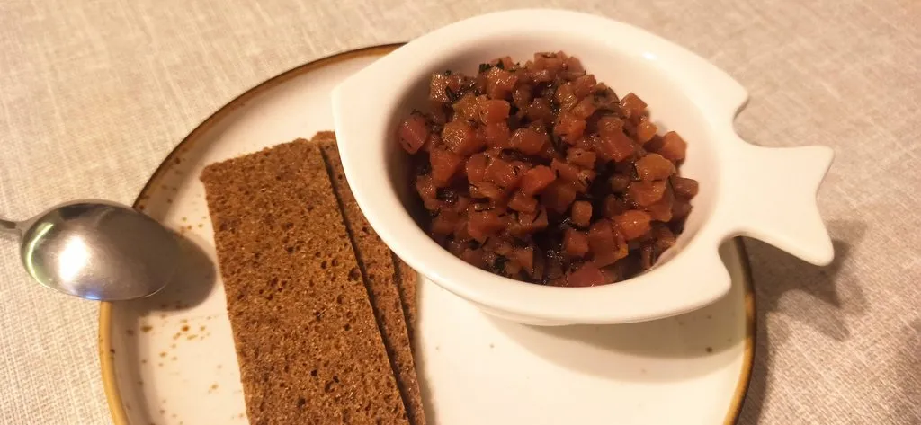 Метровый салат из тунца