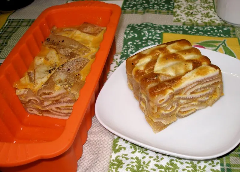 Свиные шкурки с чесноком