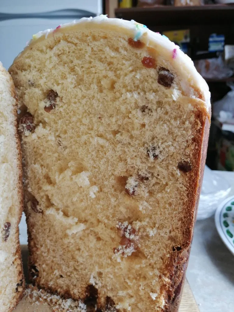 Кулич с изюмом