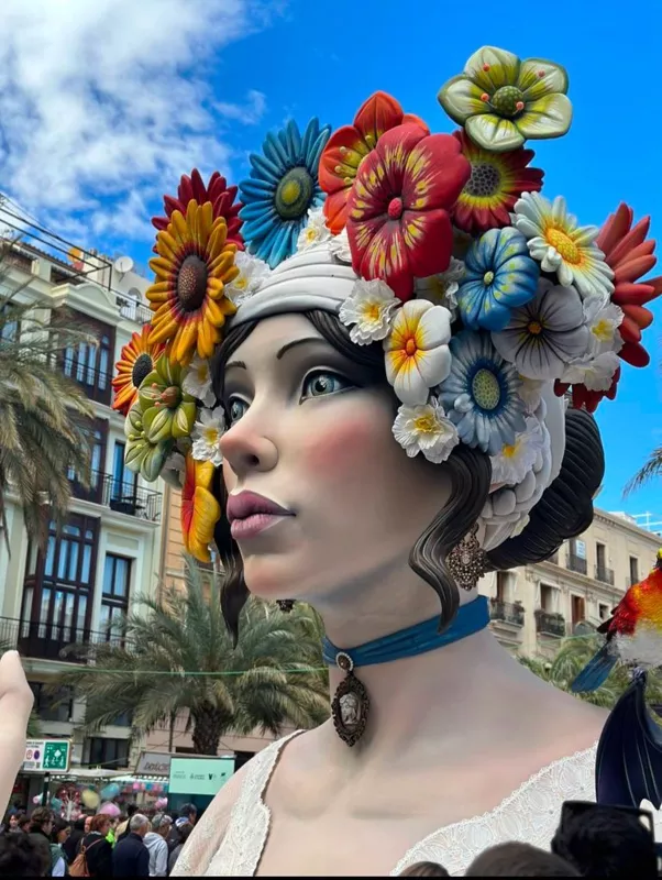 Фальяс  (Les Falles) - праздник огня в Валенсии 