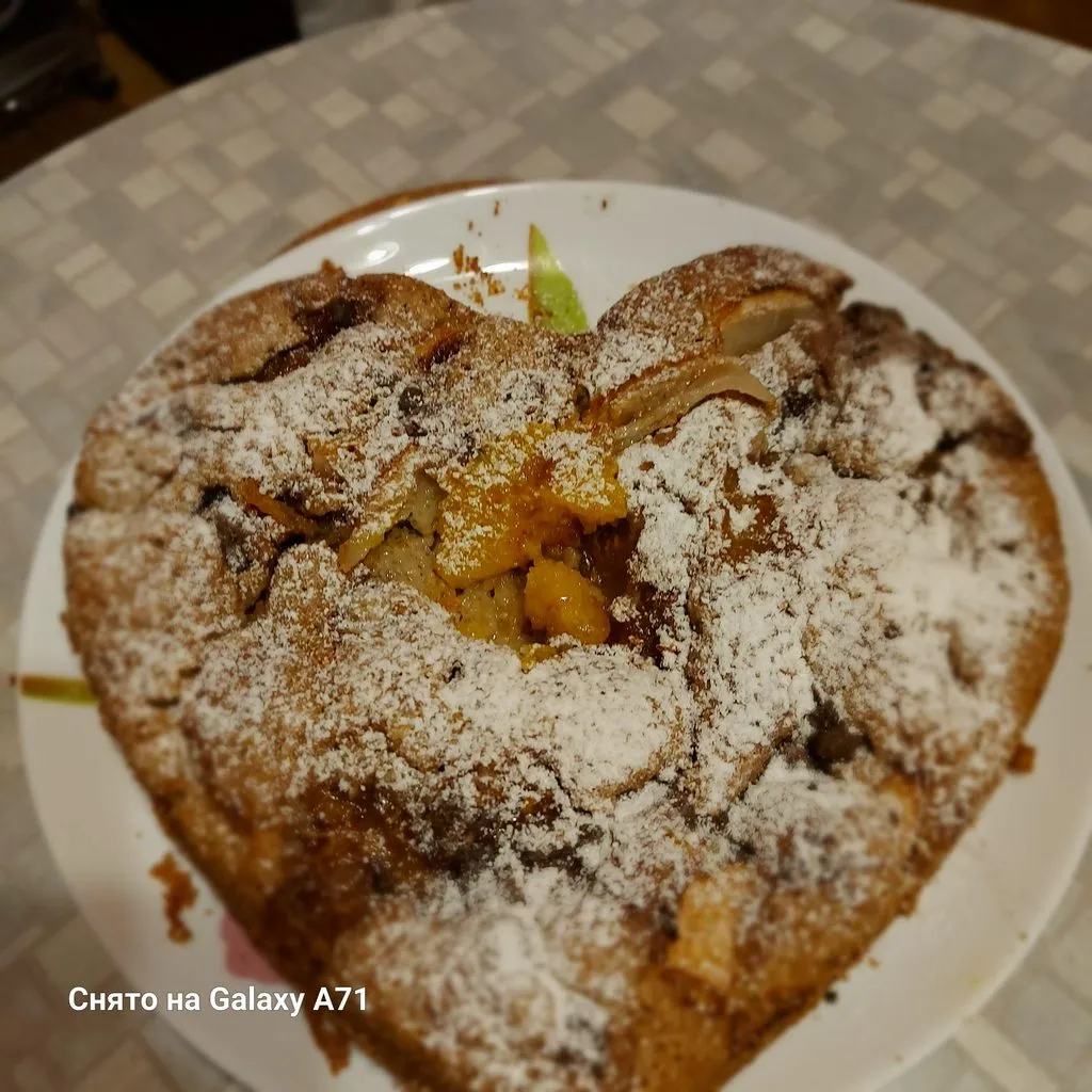 Яблочный пирог на ржаной муке