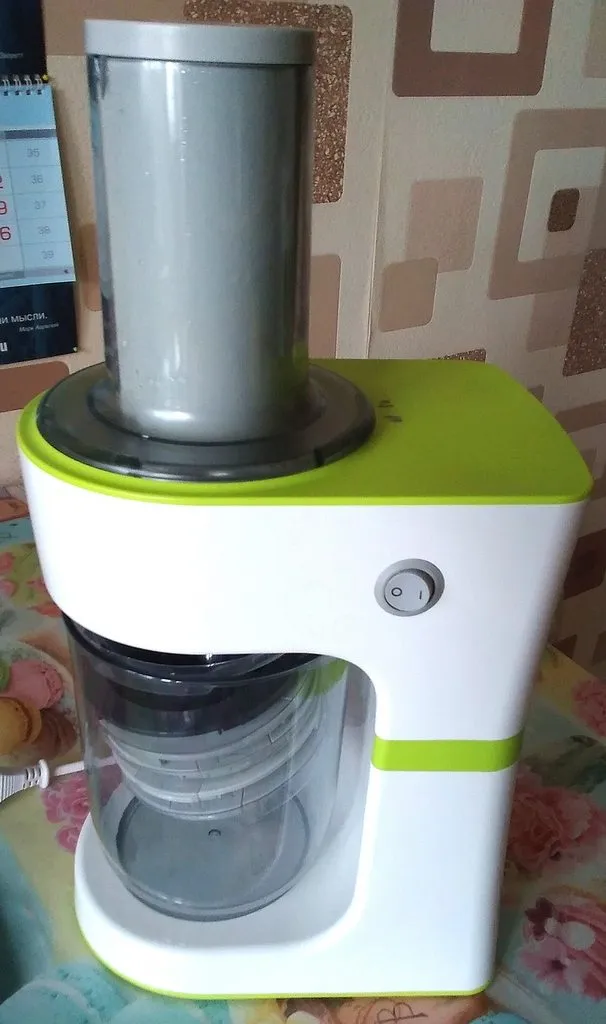 Продаю: Kenwood Spiralizer FGP 203WG + 2 доп. насадки. 