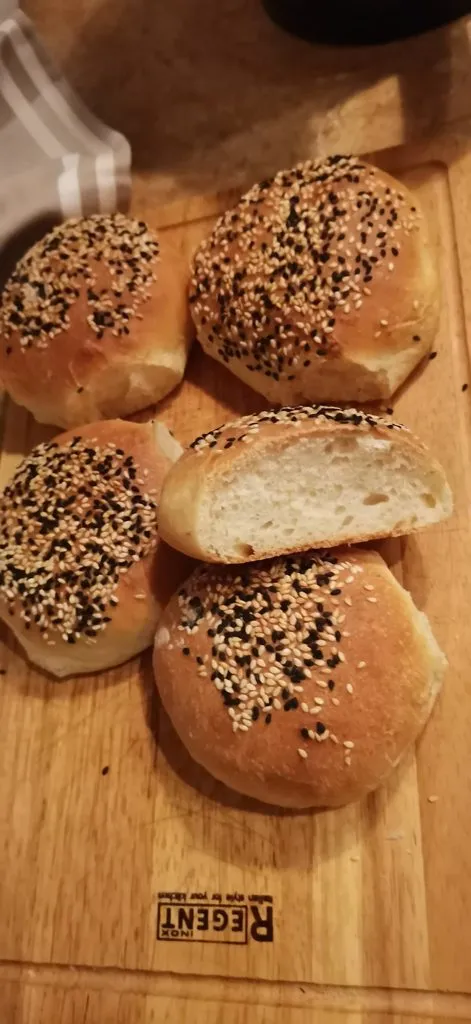 Булочки для бургеров с кунжутом