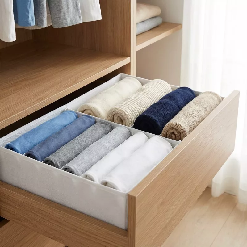 Капсульный гардероб: как разобрать шкаф раз и навсегда