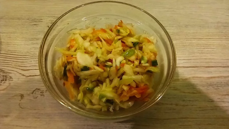 Салат из свежей капусты столовский