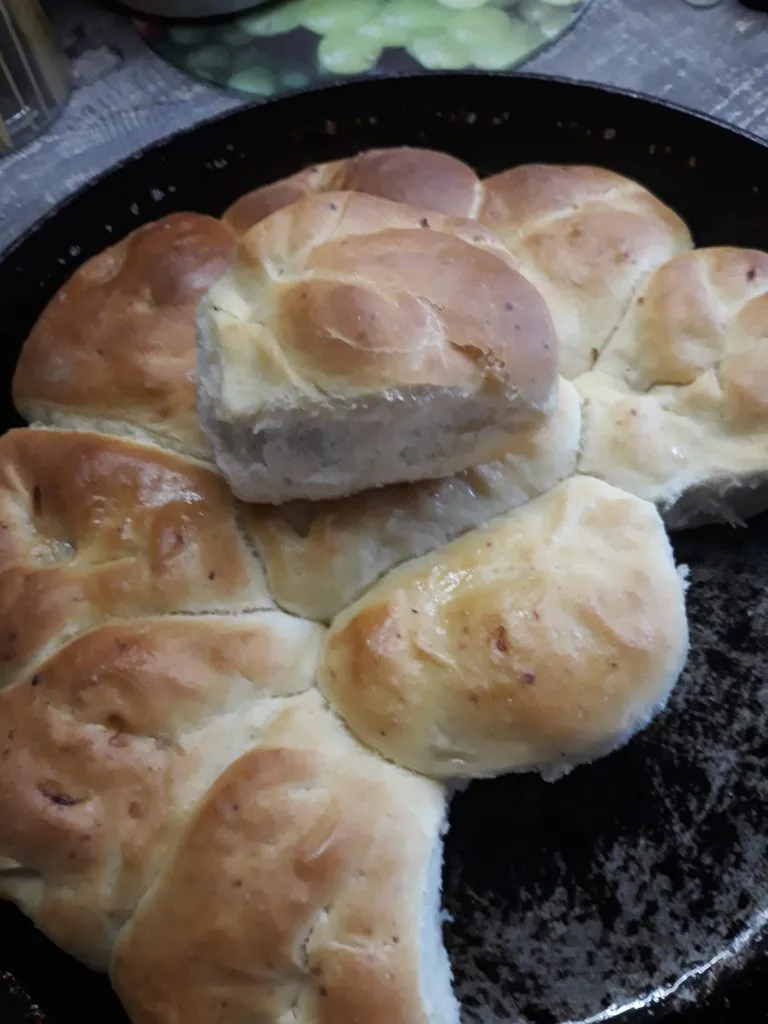 Пирожки жареные с любой начинкой (на живых дрожжах)