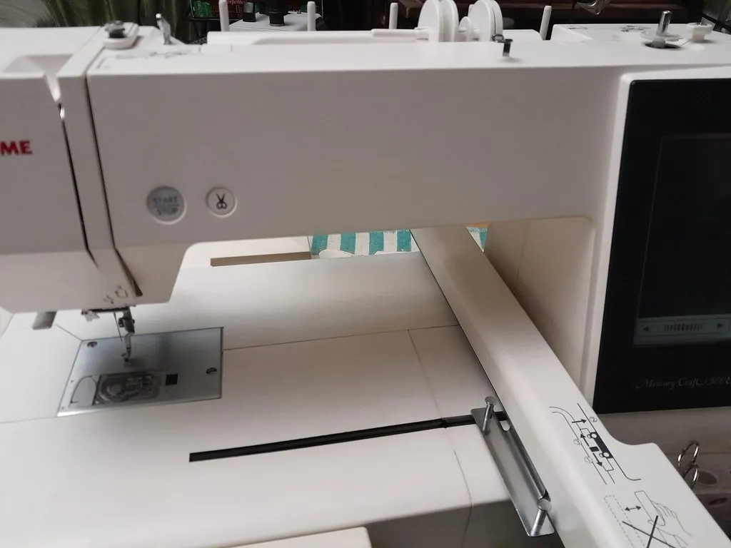 Продам: Вышивальная машина Janome memory craft 500e