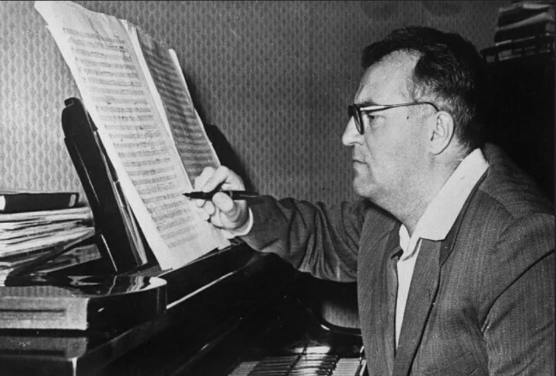 Музыка исполнителя или автора в его день рождения