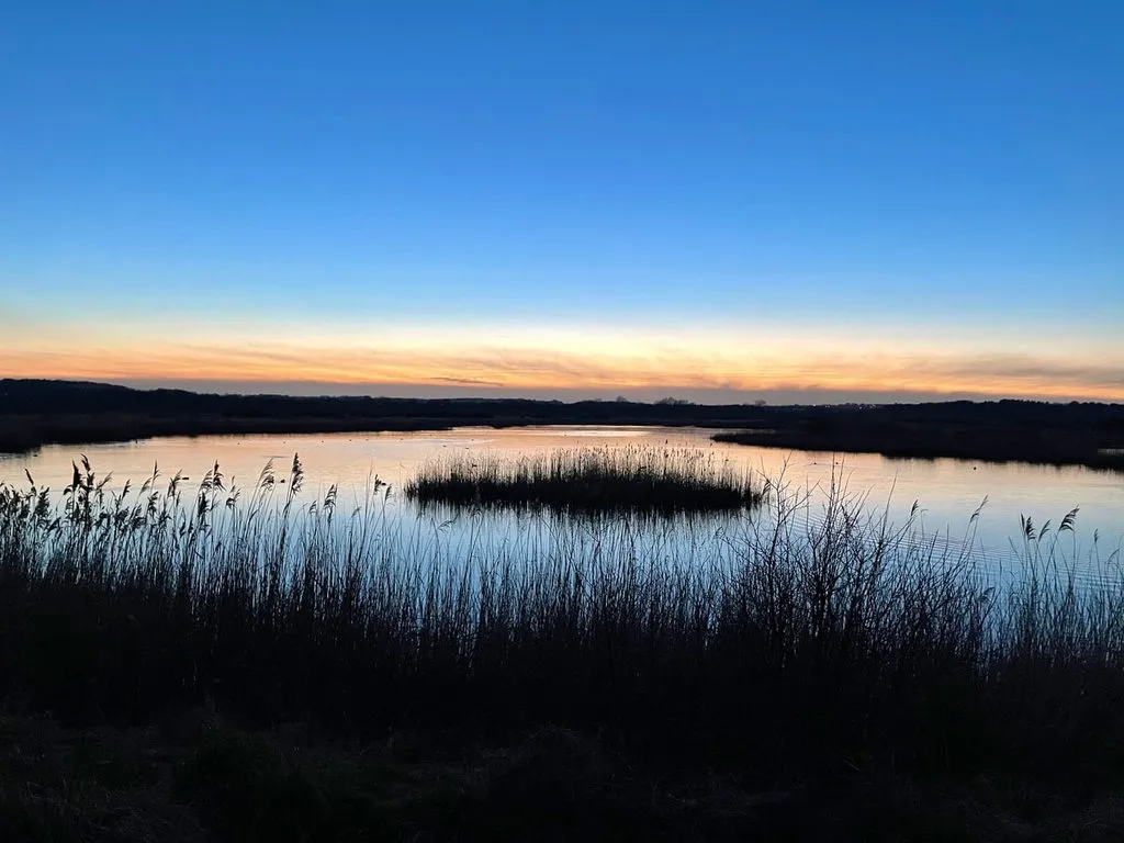 В одном озере - разные воды