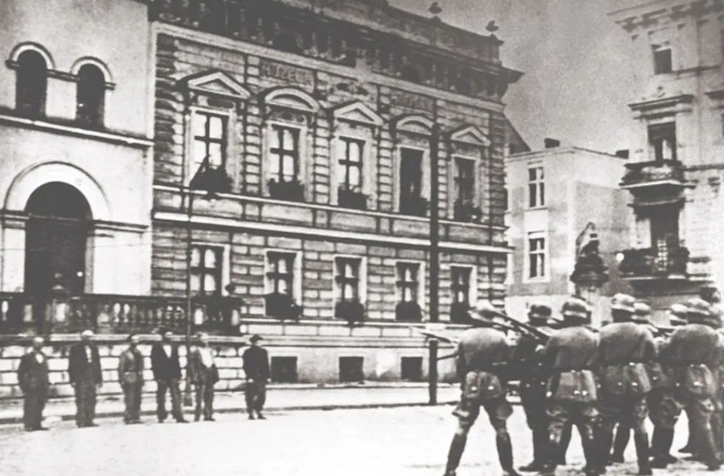 Запечатленная история