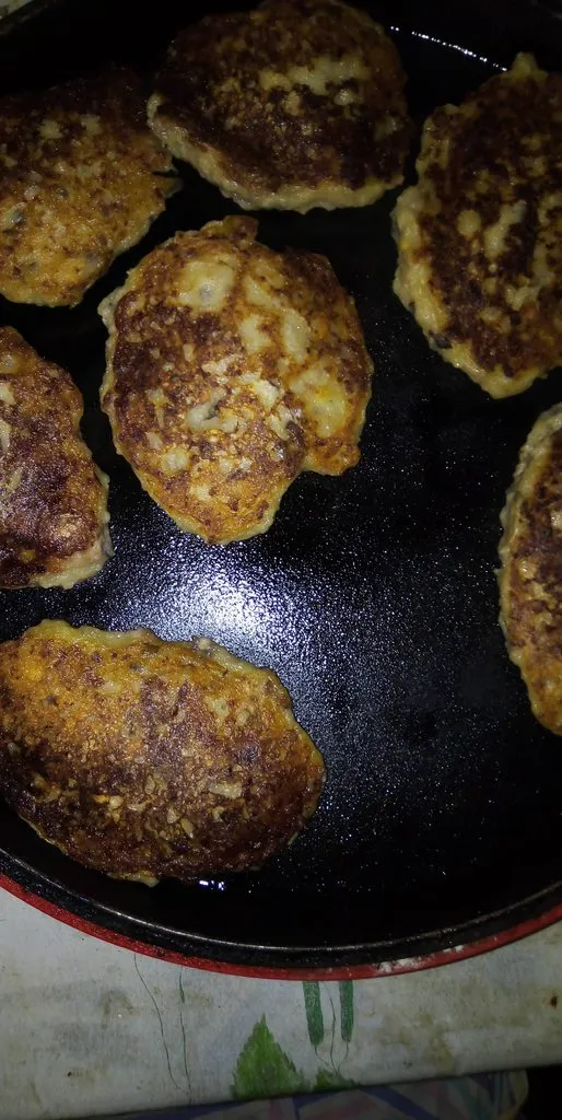 Оладушки с фаршем и луком (без яиц) или ленивые почти «беляши»