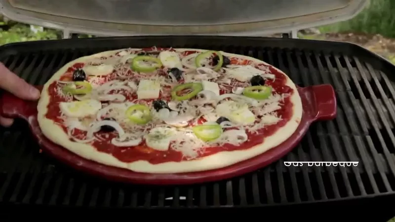 The Emile Henry Pizza Stone - Official movie