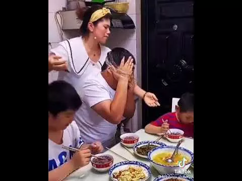 телефоны за столом вредно