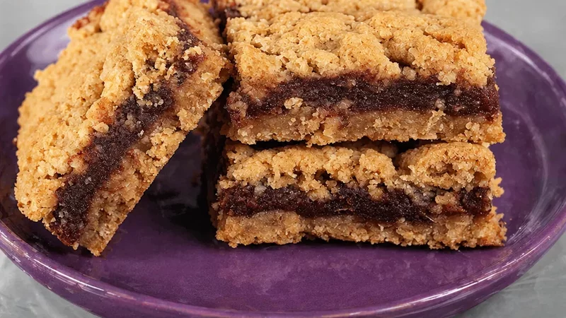 Date Squares Recipe Demonstration - Joyofbaking.com