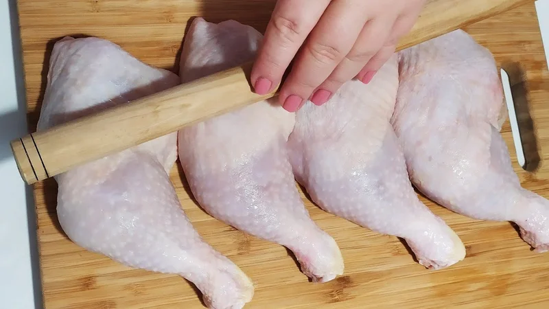 КУРИЦУ НЕ ЖАРЮ И НЕ ВАРЮ!ОТБИВАЮ СКАЛКОЙ- ЭТО ШЕДЕВР!  Chicken without frying and boiling,I beat her