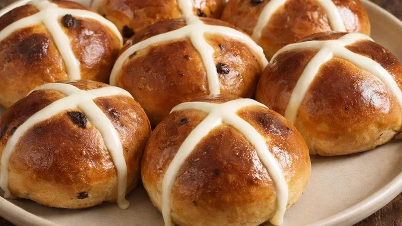 Hot Cross Buns Recipe Demonstration - Joyofbaking.com