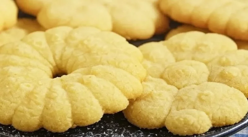 Spritz Cookies Recipe Demonstration - Joyofbaking.com