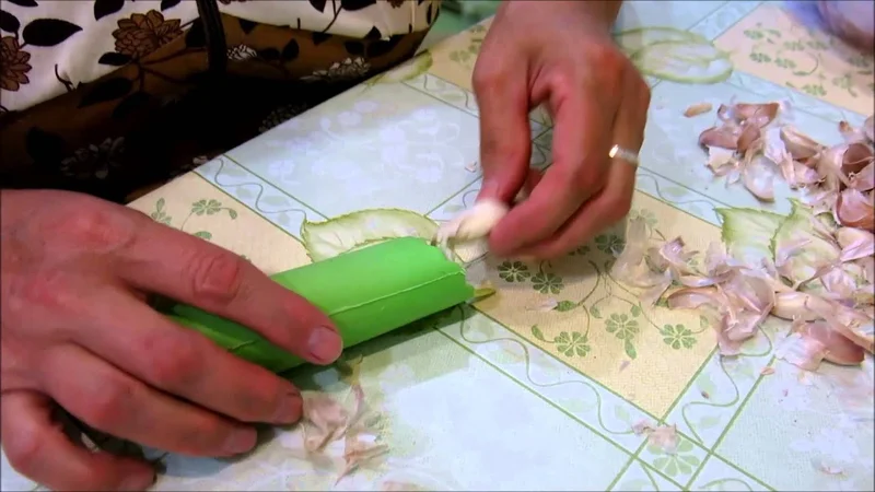 Скоростная чистка чеснока