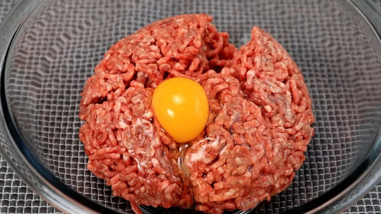 Ground beef with 1 egg. I've never had such delicious dinner! The best beef recipe