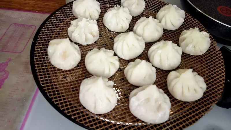 Индийские сладости Модак из доступных продуктов.