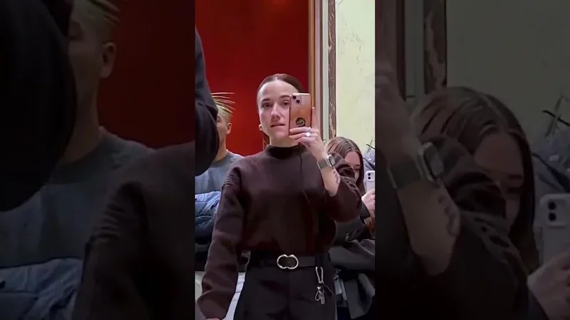 плачут все