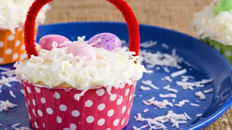 Coconut Cupcakes Recipe Demonstration - Joyofbaking.com