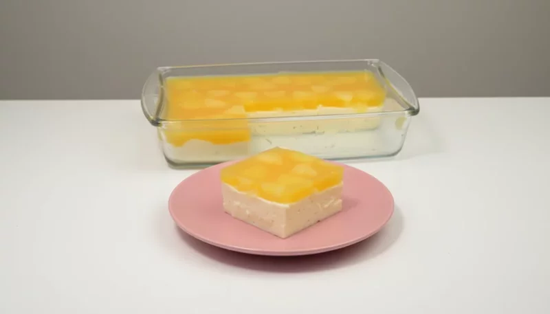 Die Kondensmilch mit der Ananas verquirlen! Köstliches Dessert ohne Backen in 5 Minuten!