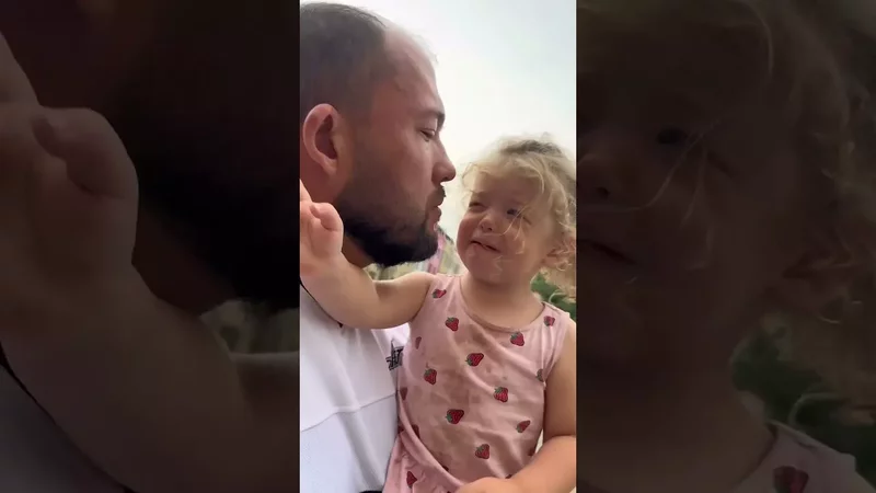 Держит в ежовых рукавицах