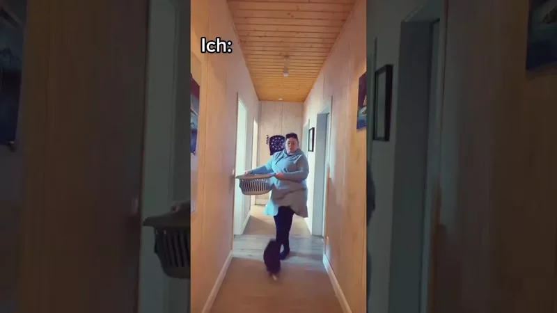 Wie normale Frauen etwas aufheben vs. Ich  Karina2you