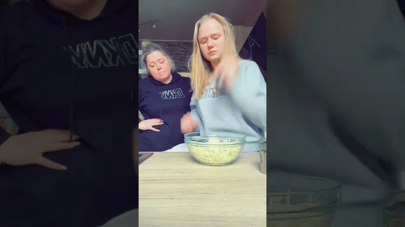 Welcher Gewürze magst du gerne? #maskiergang #probierenmitkarina #learnwithkarina #funny #karina2you