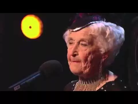 Бабушке 80 лет а она так танцует!!!