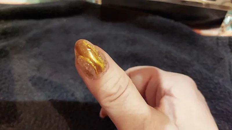 золотой маникюр