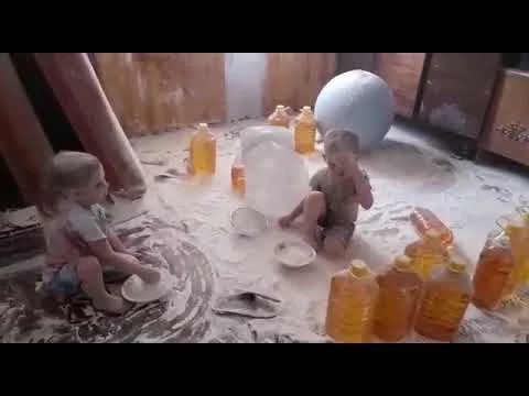 Пока нет бабушки    My grandmother's not here yet    私の祖母はまだここにいません    我奶奶还没来