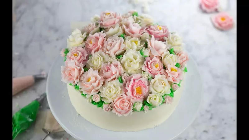 How to Make a Buttercream Rose Cake