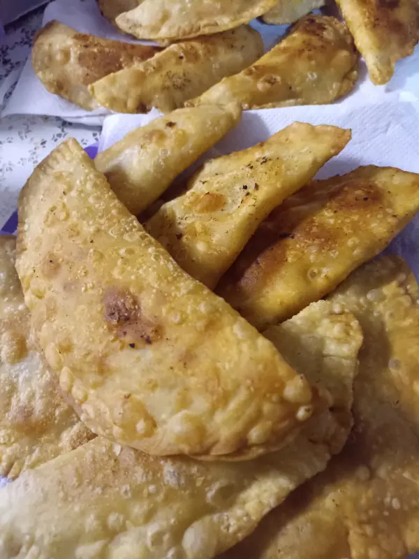 Чебуреки (заварное тесто в хлебопечке)