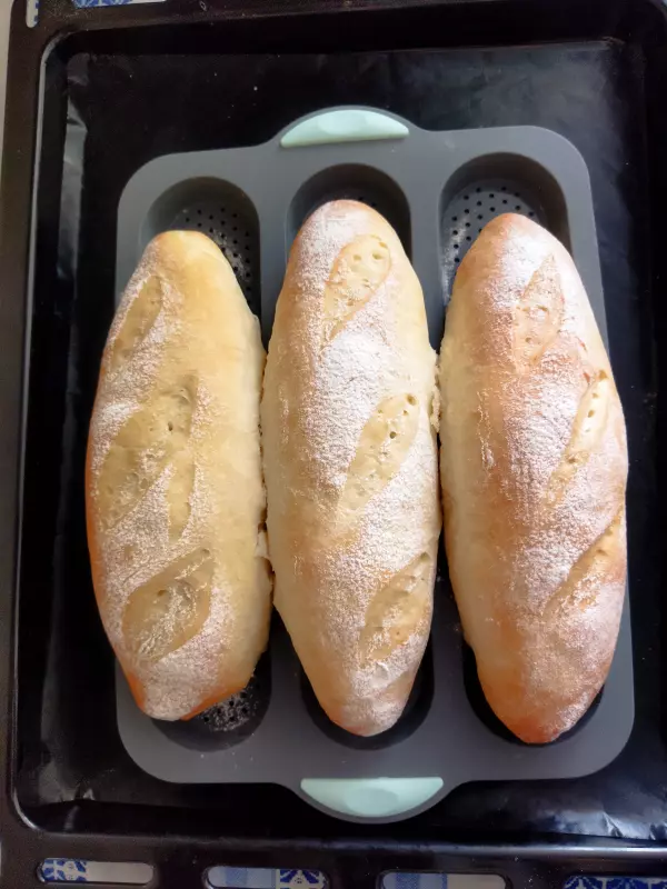 Хлеб в духовке (буханка или батоны) на газированной воде с молоком