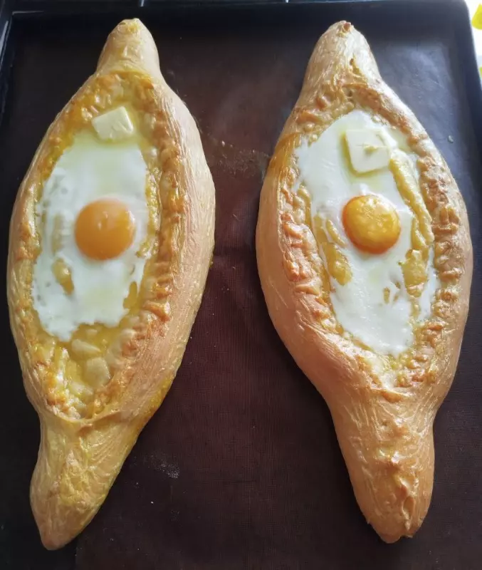 Хачапури по-аджарски