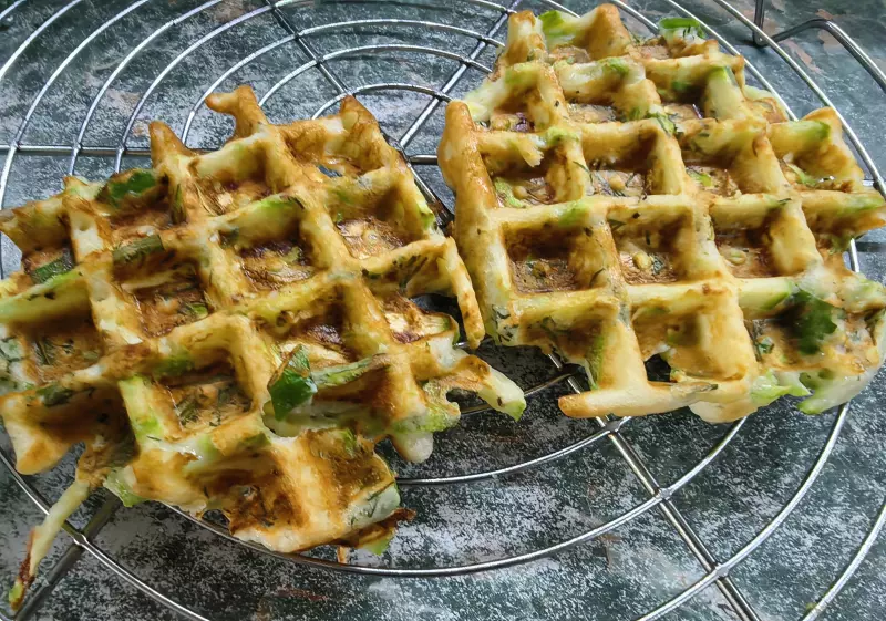 Кабачковые вафли в вафельнице GF-020 Waffle Pro