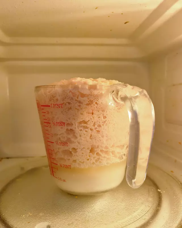 Пасхальный кулич с куркумой