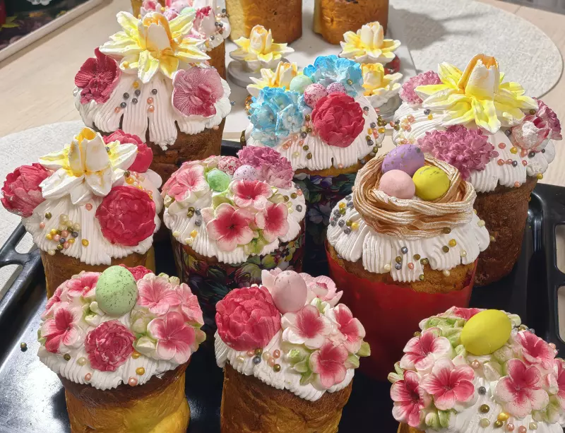 Пасхальный кулич с куркумой