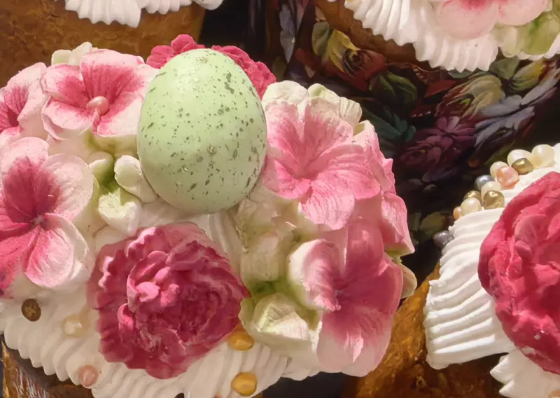 Пасхальный кулич с куркумой