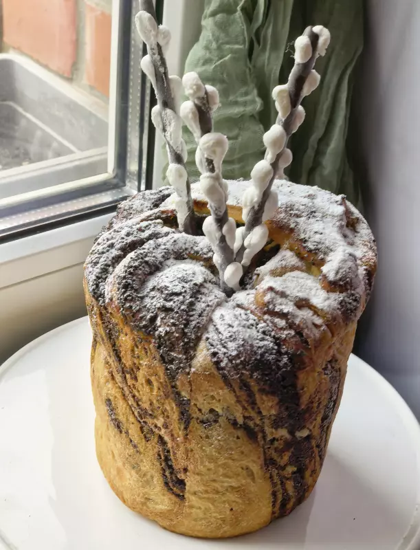 Пасхальный кулич с куркумой