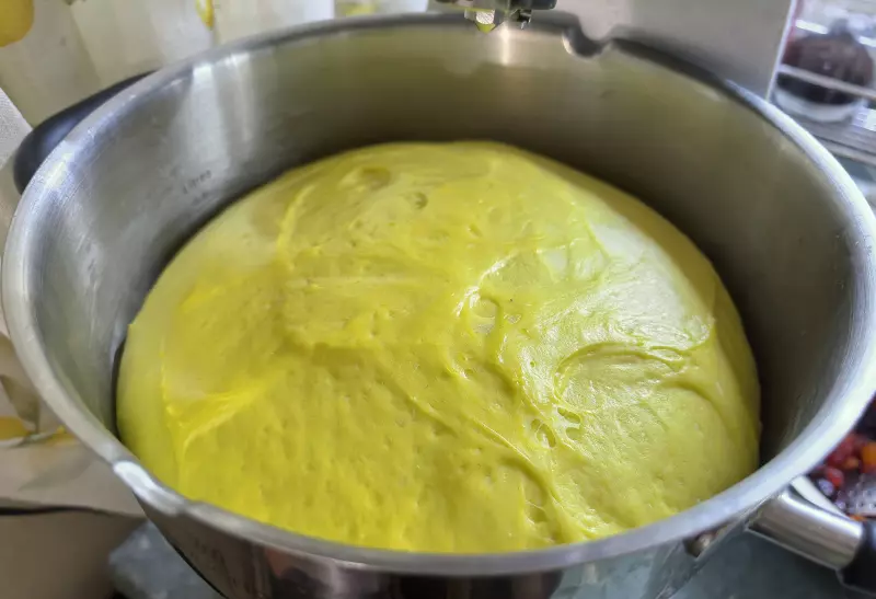 Пасхальный кулич с куркумой