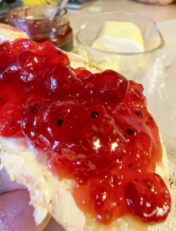 Клубничное варенье с перчинкой (бальзамик, чёрный перец, морская соль)