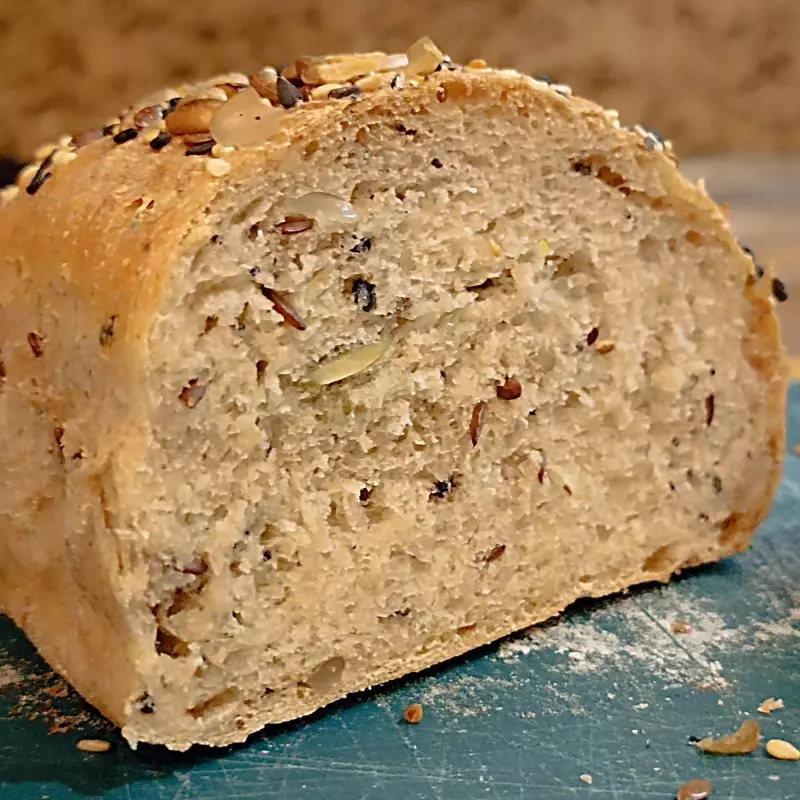 Мультизерновой испанский хлеб с семечками